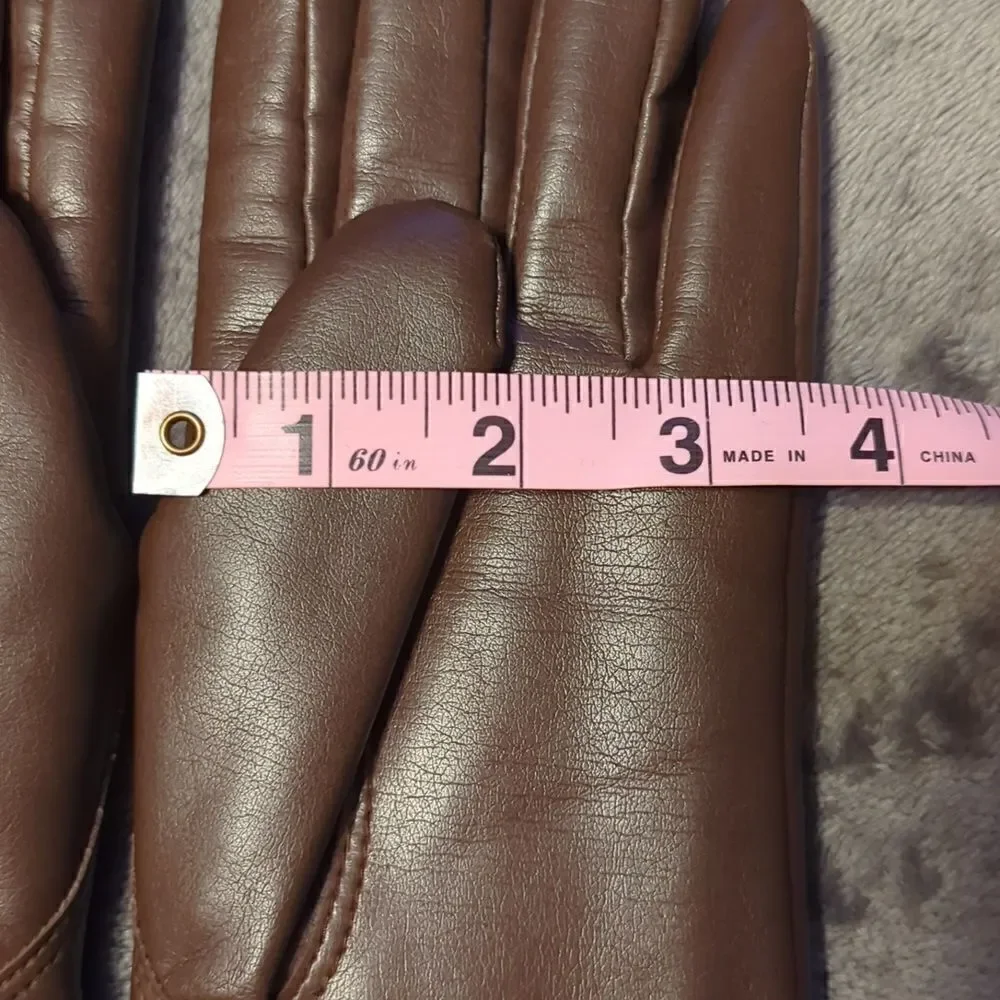 Like new ladies faux leather lined driving‎ gloves. Vegan